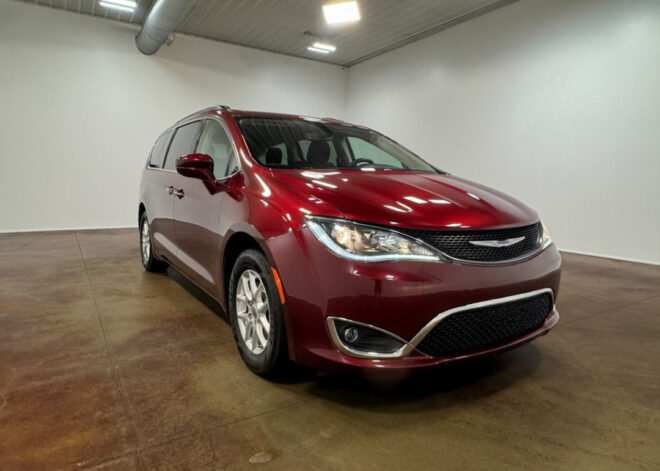 2020 Chrysler Pacifica Touring