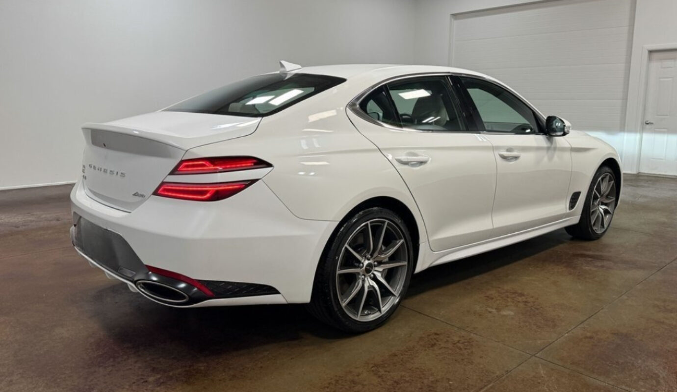 2025 Genesis G70 2.5T