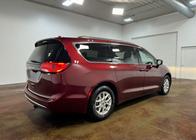 2020 Chrysler Pacifica Touring