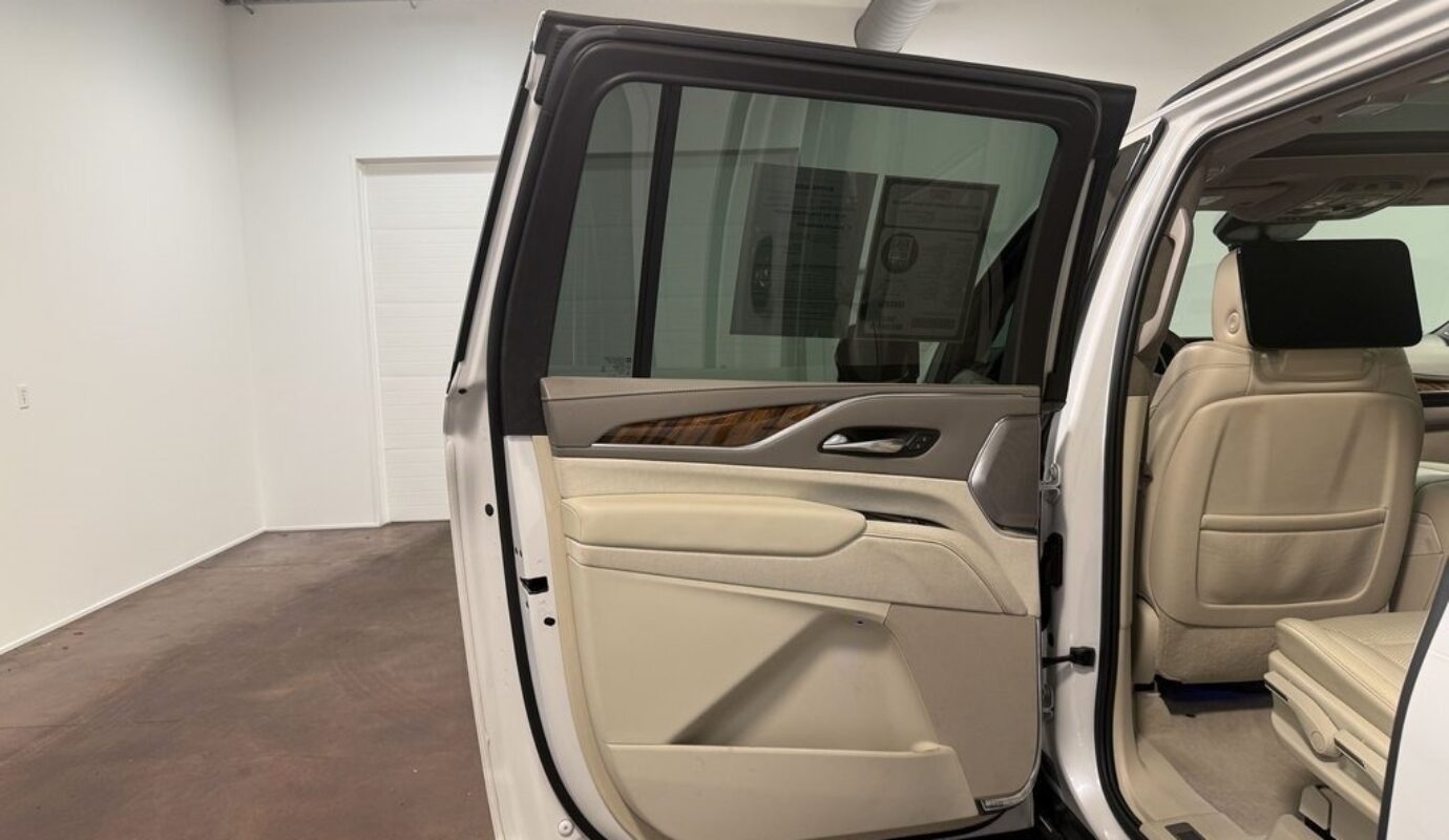 2021 Cadillac Escalade ESV Sport Platinum