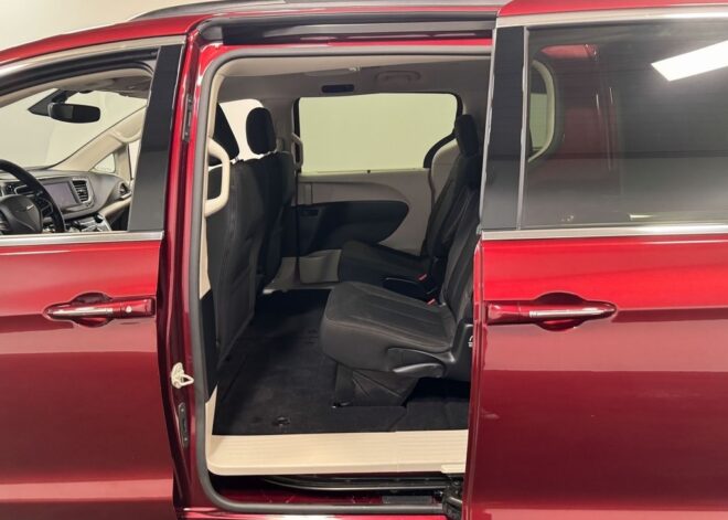 2020 Chrysler Pacifica Touring