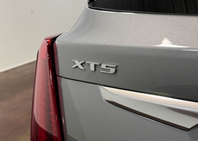 2025 Cadillac XT5 Premium Luxury