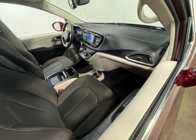 2020 Chrysler Pacifica Touring