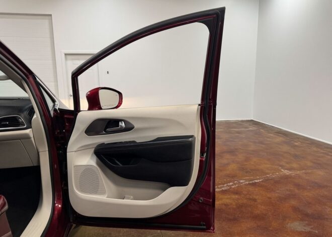 2020 Chrysler Pacifica Touring