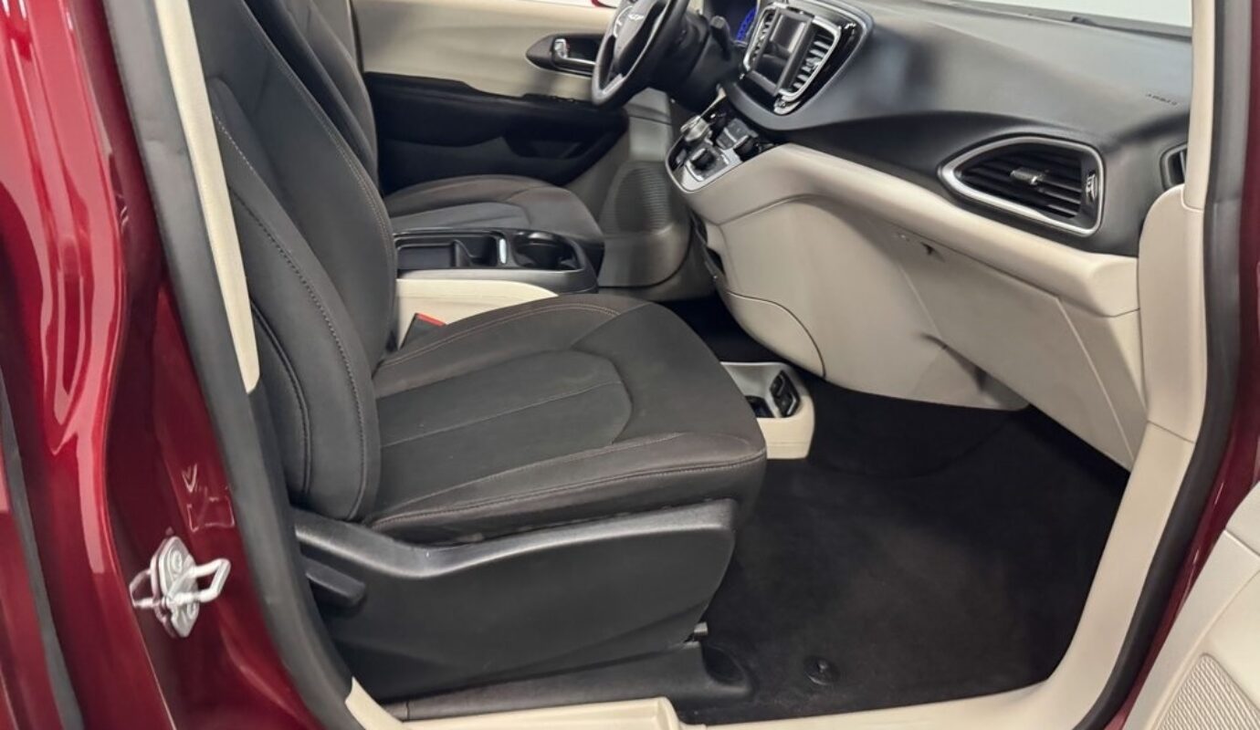 2020 Chrysler Pacifica Touring