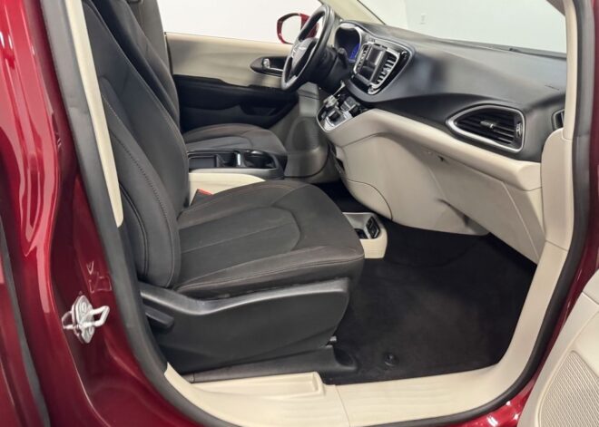 2020 Chrysler Pacifica Touring