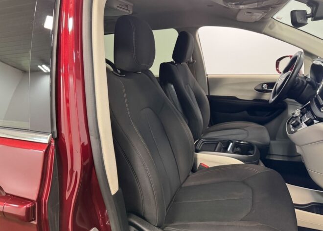 2020 Chrysler Pacifica Touring