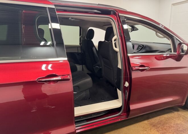 2020 Chrysler Pacifica Touring