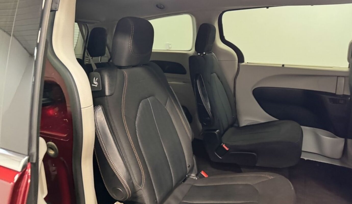 2020 Chrysler Pacifica Touring