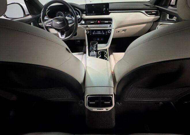 2025 Genesis G70 2.5T
