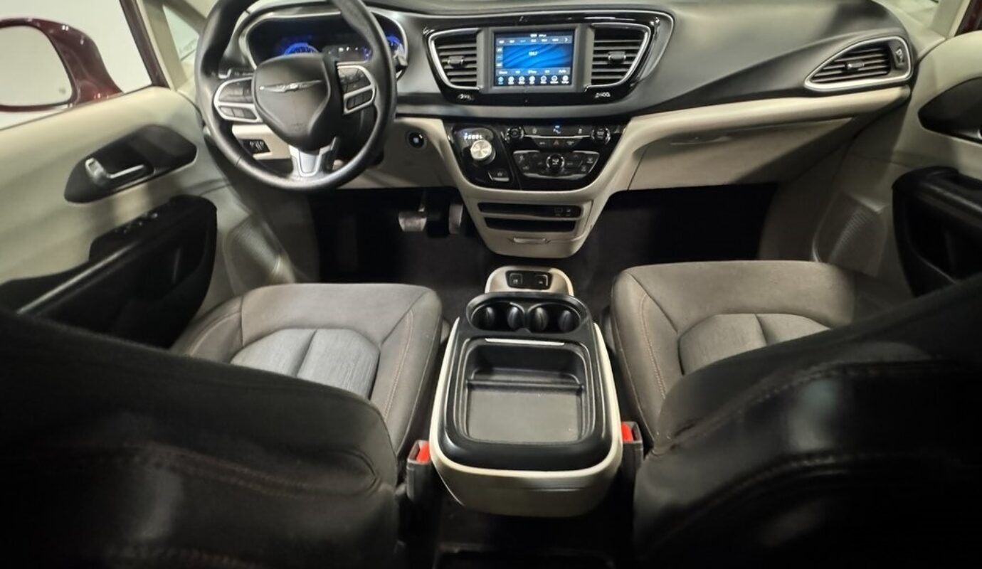 2020 Chrysler Pacifica Touring