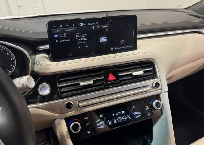 2025 Genesis G70 2.5T