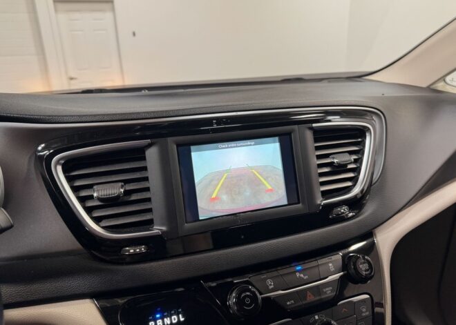 2020 Chrysler Pacifica Touring