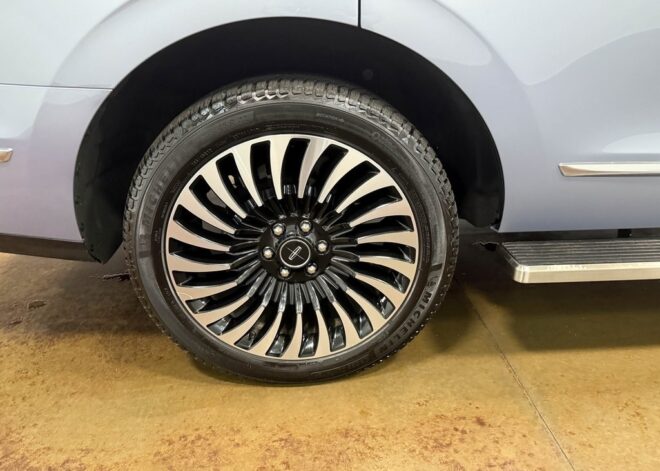 2020 Lincoln Navigator Black Label