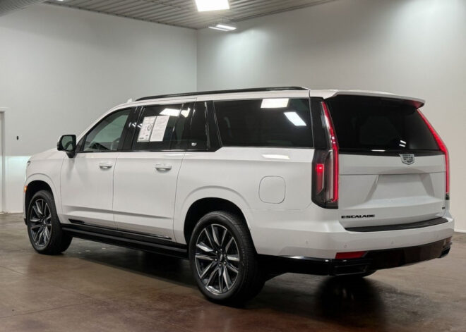 2021 Cadillac Escalade ESV Sport Platinum