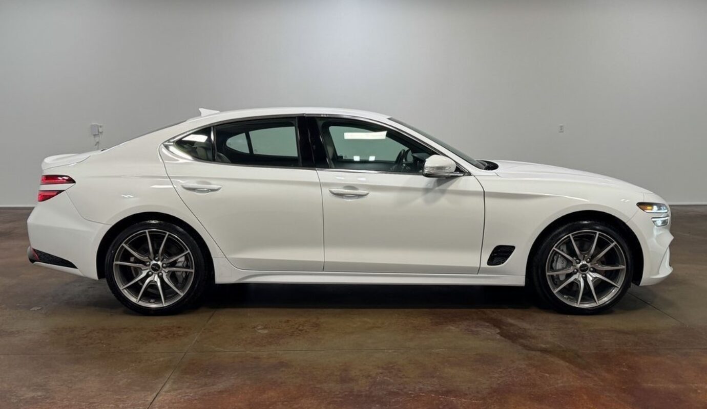 2025 Genesis G70 2.5T