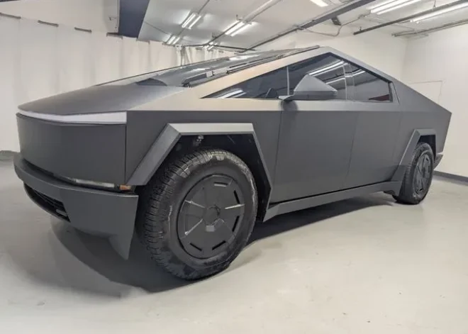 2024 Tesla Cybertruck Foundation