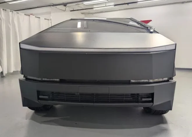 2024 Tesla Cybertruck Foundation